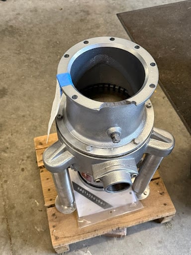 Hobart FD4/150 commercial garbage disposer. Shop 19 picture 2/2
