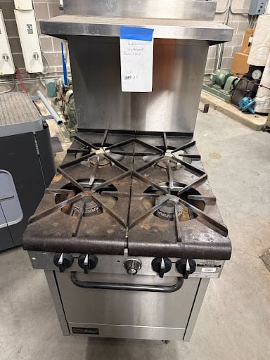 BLR 20 Southbend 4 burner/oven stove Model x324e