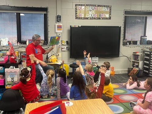 Mark Engles reads to the Lyndon Station Elementary students.
