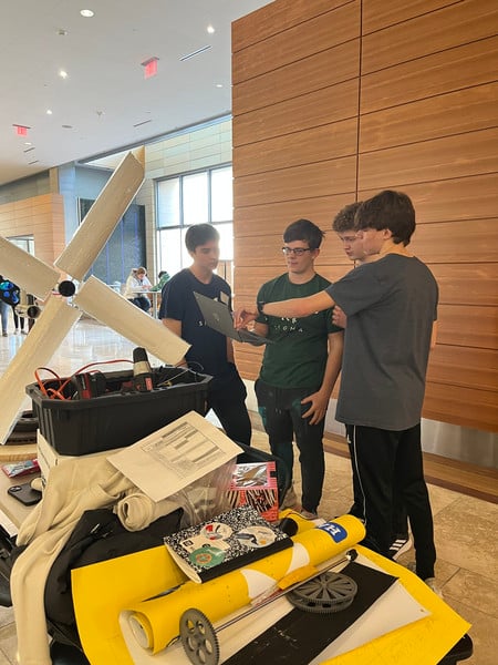 MHS KidWind Team qualifies for the International Kidwind Championship.
